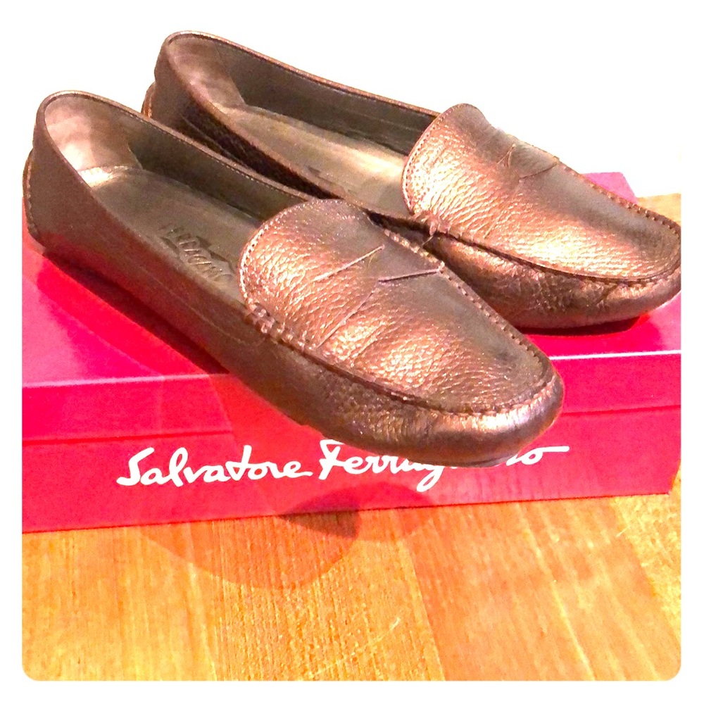 FERRAGAMO copper leather driving moccasins w/box